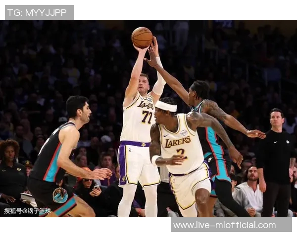 马克西场均399分钟领跑联盟东契奇与哈登紧随其后火箭三人跻身前十